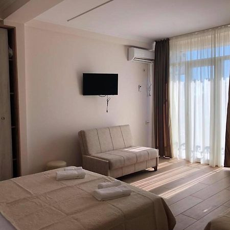 Chaki Hotel يوريكي المظهر الخارجي الصورة