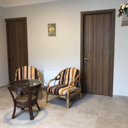 Chaki Hotel يوريكي المظهر الخارجي الصورة