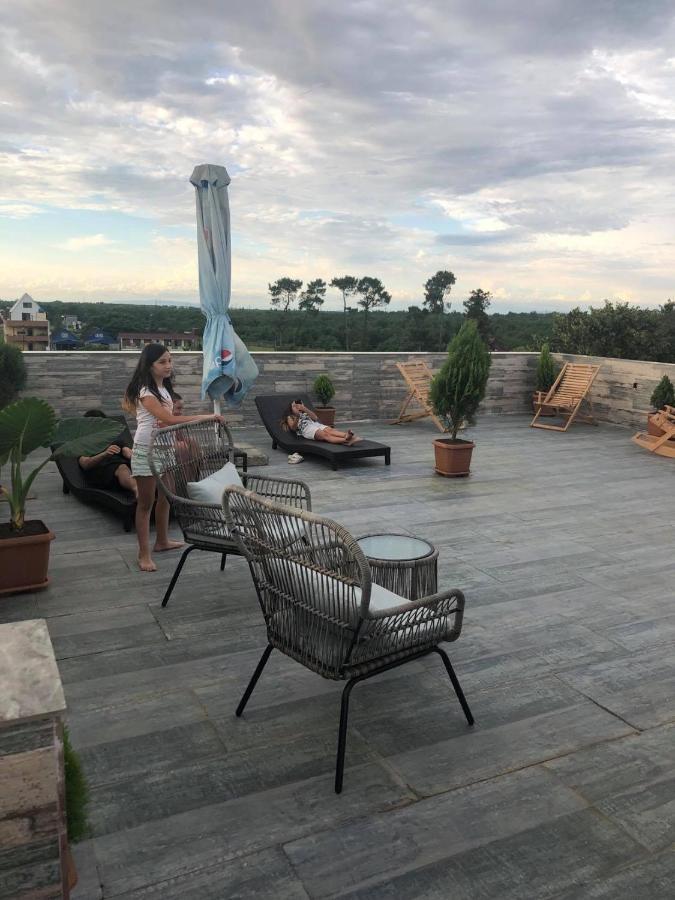 Chaki Hotel يوريكي المظهر الخارجي الصورة