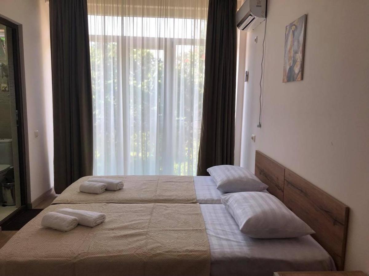 Chaki Hotel يوريكي المظهر الخارجي الصورة